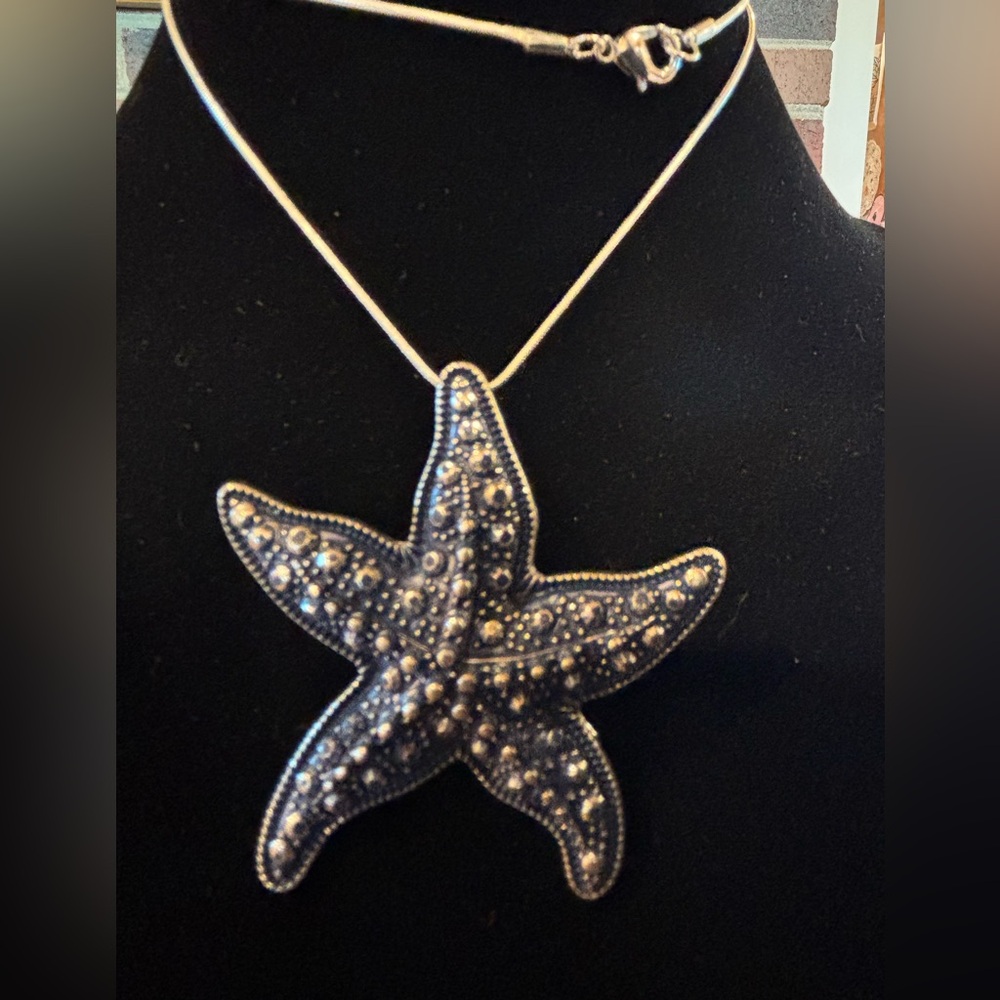 Starfish Pendant Necklace
